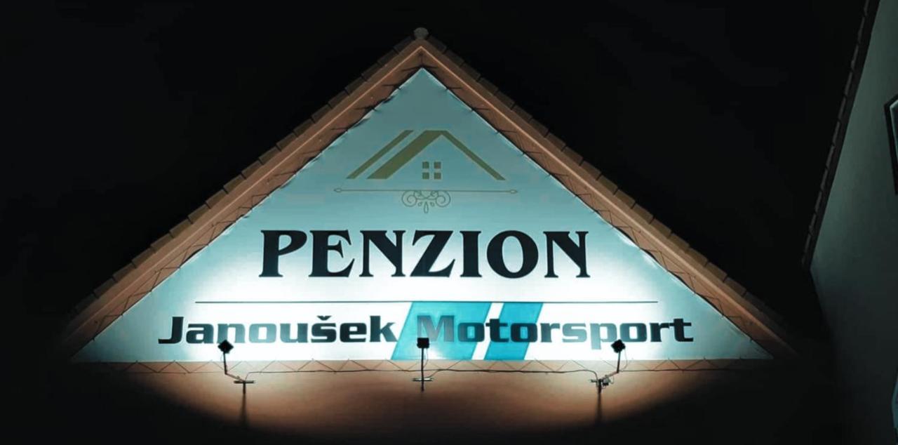 Penzion Janousek Motorsport Cesky Krumlov Hotel Prisecna ภายนอก รูปภาพ